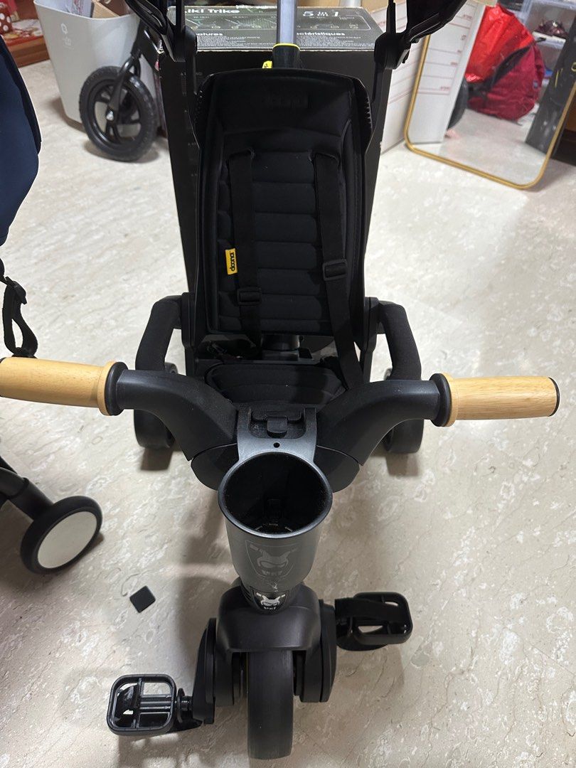 Doona Liki Trike (S5 deluxe edition in nitro black), Babies & Kids