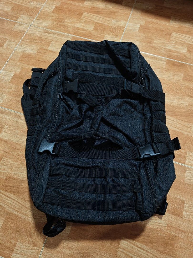 Expandable backpack (Category: Luggage) located in Singapore. Submitted by bakbaktan (Listing ID 1254334849, Image 1). Description: Used it for once in JP trip. Still in a very new condition. Letting go with low price since I am not planning to travel in recently. Suitable for people who looking for BIG backpack It can be used as huge backpack or hand carry bag at same time..