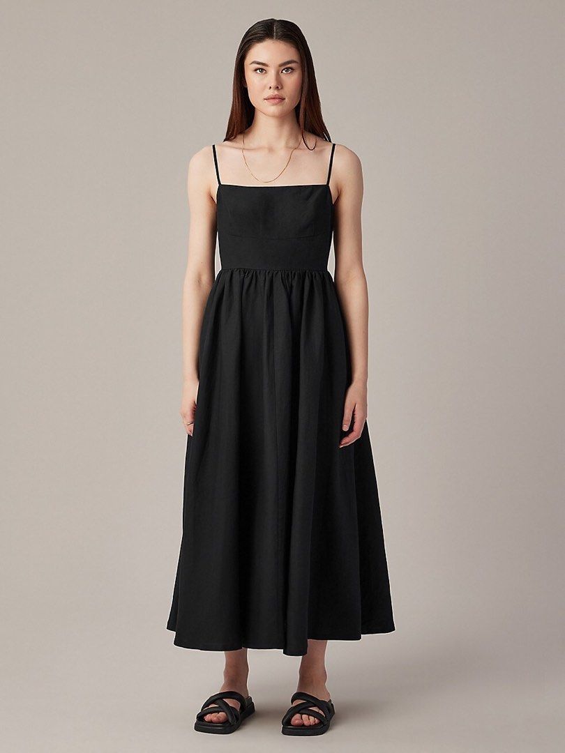 https://id.carousell.com/p/fitted-top-maxi-dress-free-outer-1254330141/