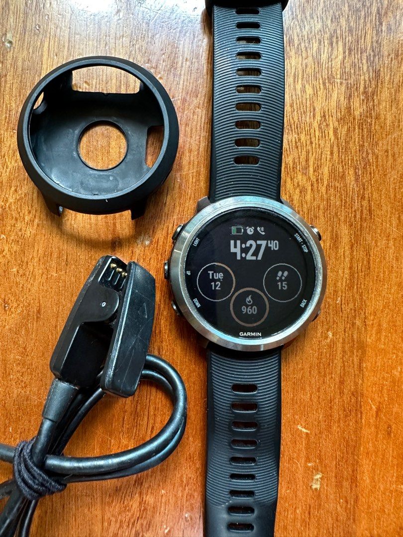 Garmin vivoactive 3 deals vs forerunner 645