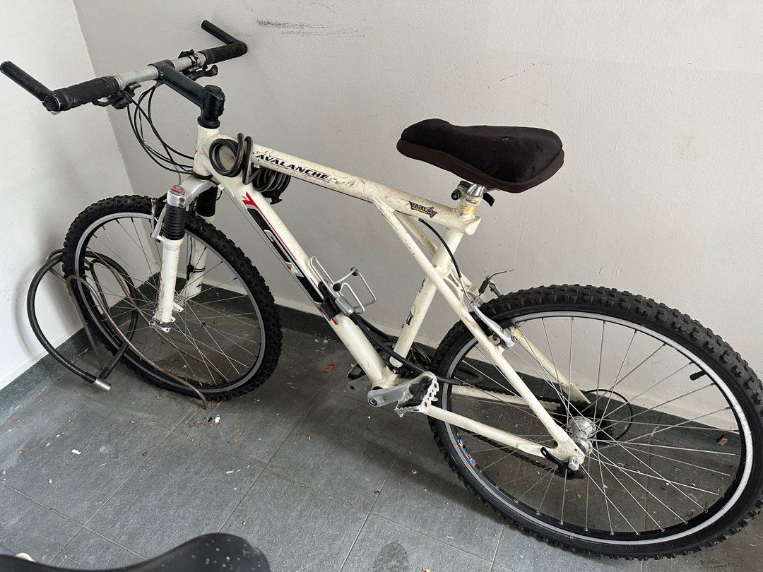 GT Avalanche Bike , Sports Equipment, Bicycles & Parts, Bicycles on ...
