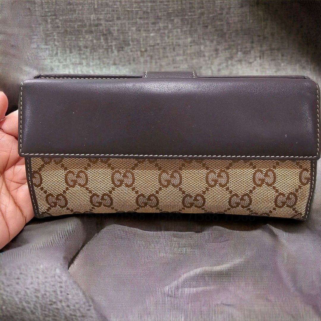 Gucci Wallet (Category: Luxury Bags & Wallets) located in Manila. Submitted by everythingnice8888 (Listing ID 1254445741, Image 3). Description: Gucci Wallet lightly used no to paypal payments free shipping nationwide #2024declutter.