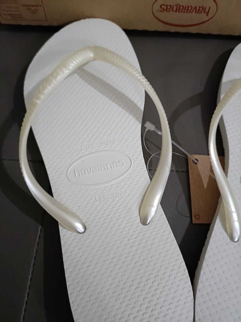 Havaianas Slippers / Flipflop for women (Category: Flipflops and Slides) located in Singapore. Submitted by berrygoodsale (Listing ID 1254444175, Image 2). Description: .