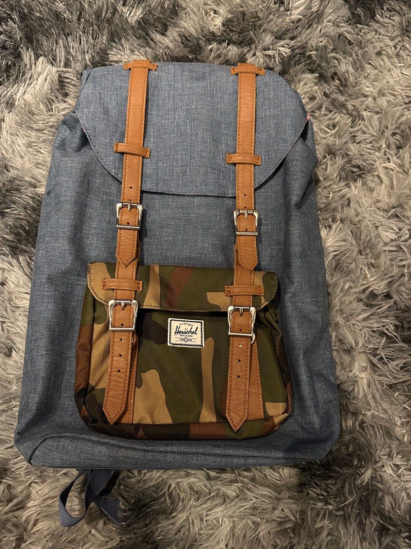 Herschel bag for man store