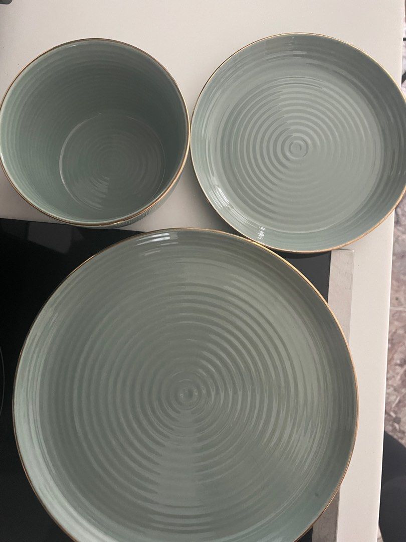 H&M Dinnerware Set of 12 (Green), Furniture & Home Living