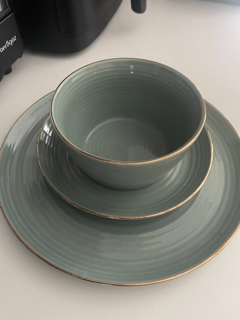 H&M Dinnerware Set of 12 (Green), Furniture & Home Living