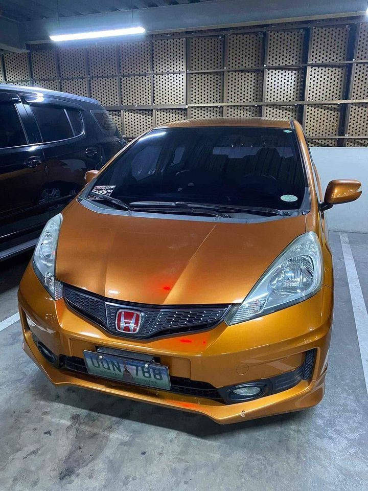 Honda Jazz GE Grille & Rear Garnish (Red H Badges), Car Parts ...