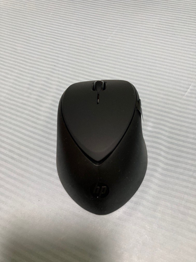 HP Comfort Grip Wireless Mouse 