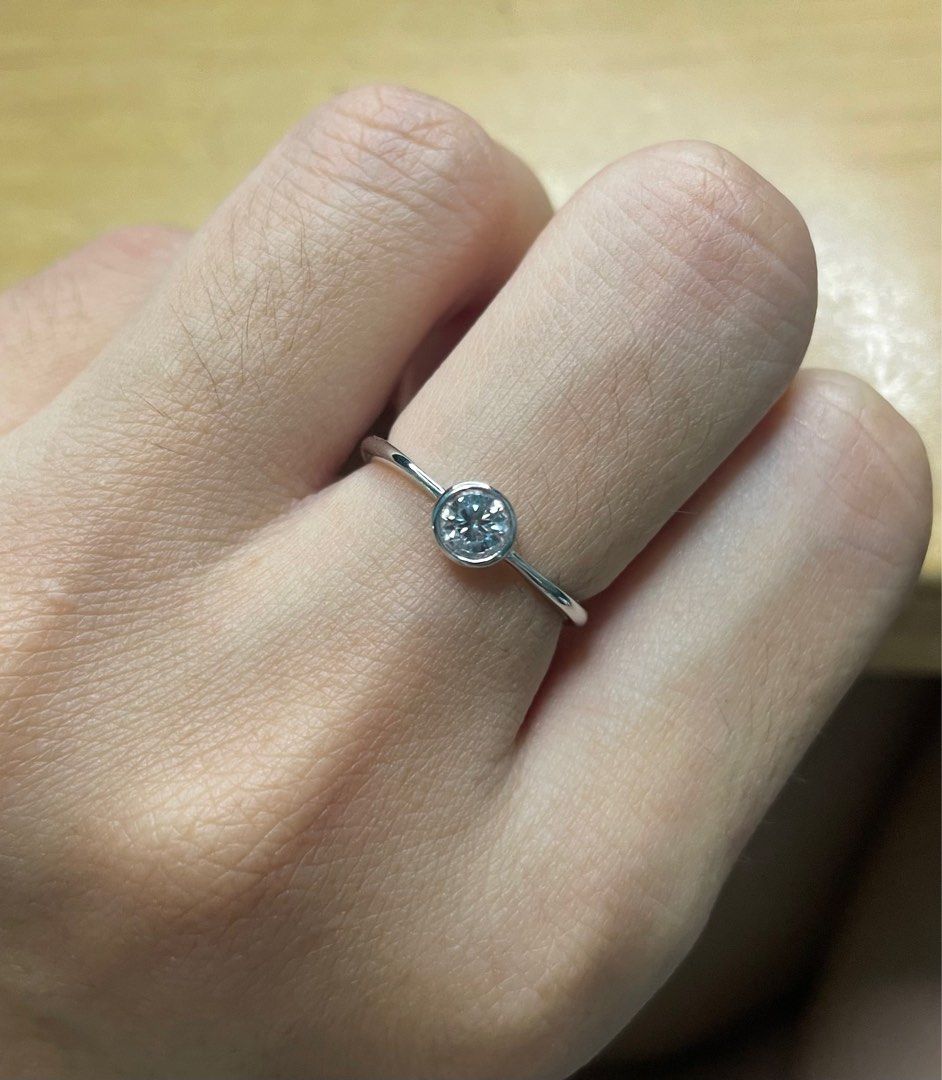 Light deals grey moissanite