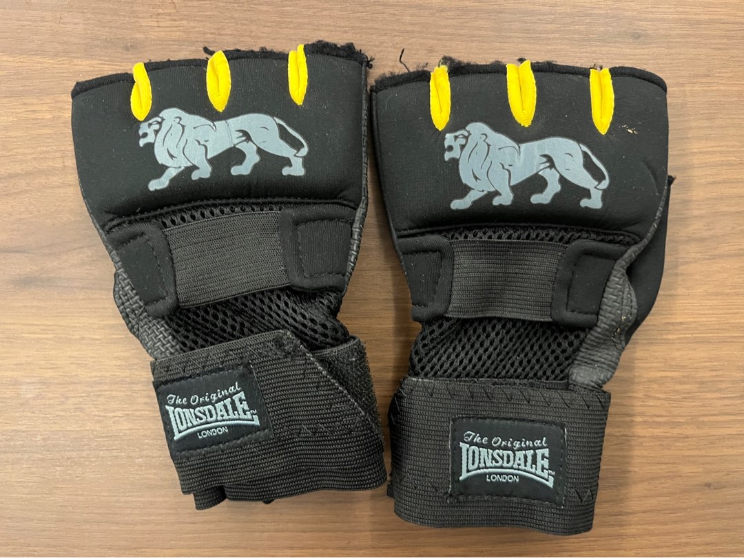 Lonsdale Training Gloves Medium Sports Equipment Other Sports