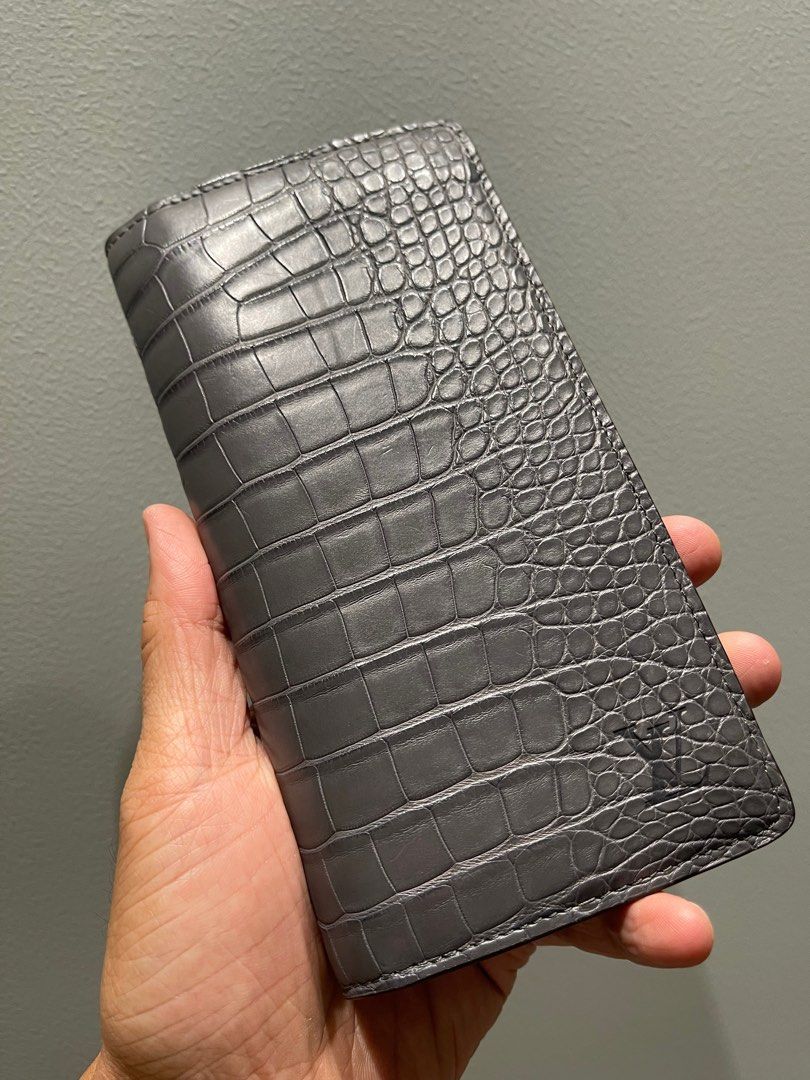 LV 鱷魚皮長夾, 名牌精品, 精品包與皮夾在旋轉拍賣