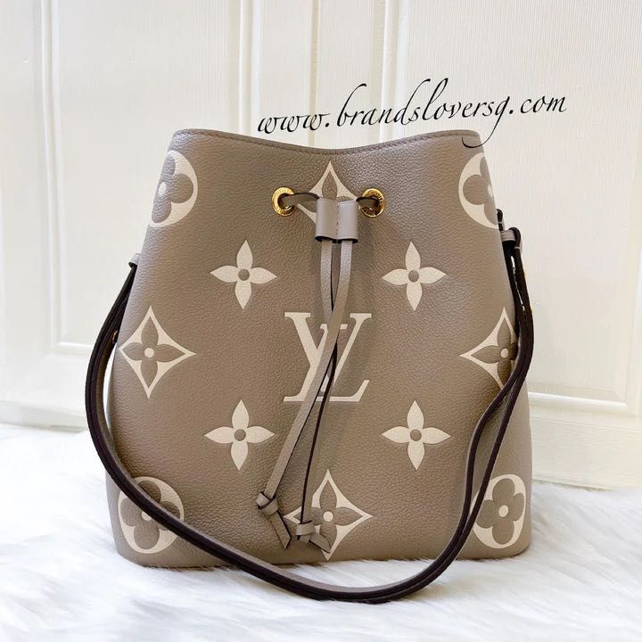 Fake Louis Vuitton NeoNoe MM Bag In Tourterelle Gray Leather M45555 Replica  For Men & Women