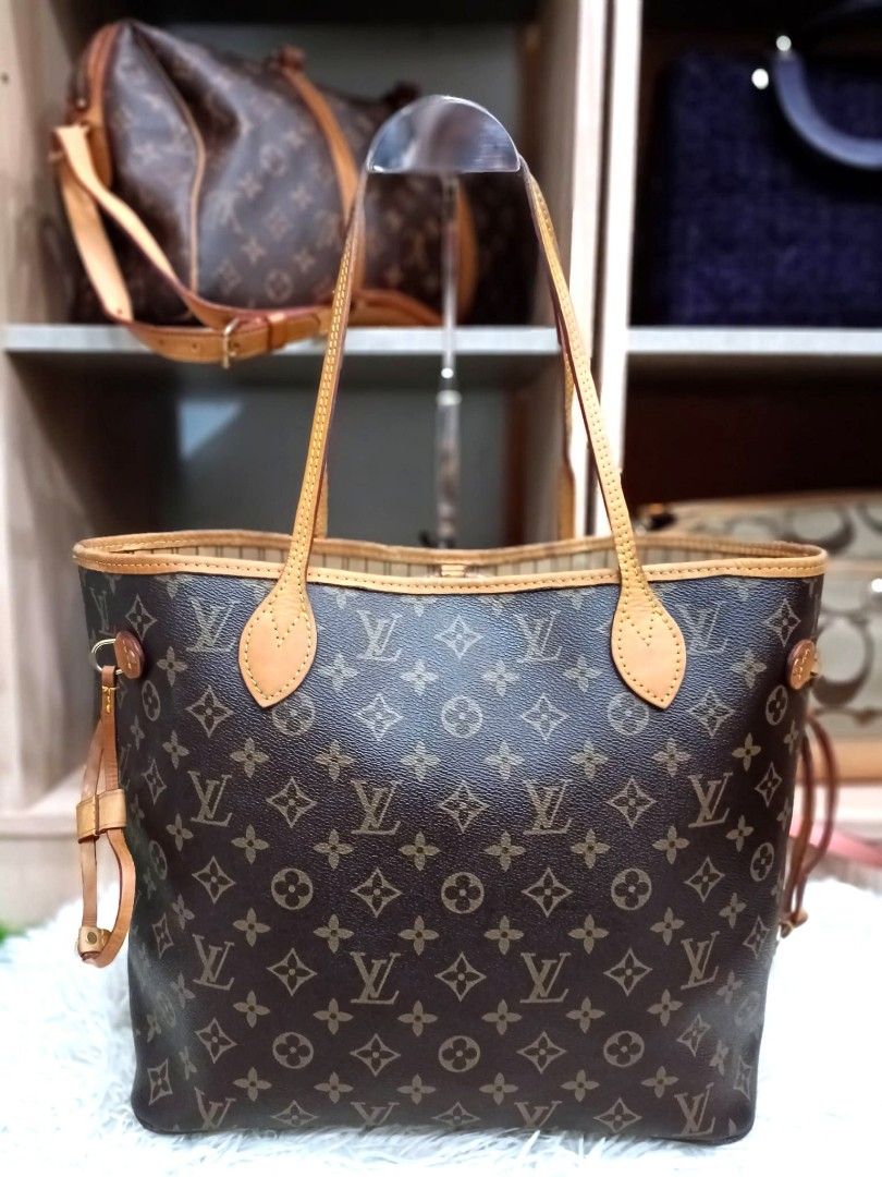 LOUIS VUITTON Monogram Neverfull MM Tote Shoulder Bag