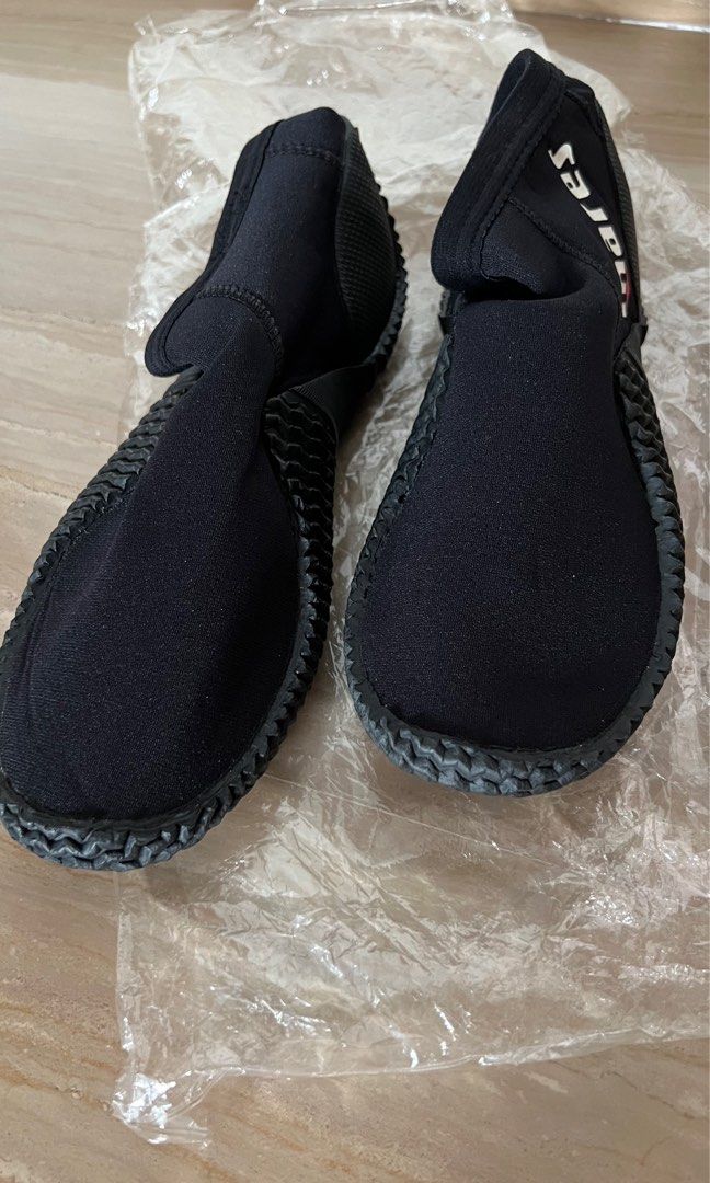 Mares Equator 2mm Dive Boots, Sports Equipment, Other Sports Equipment