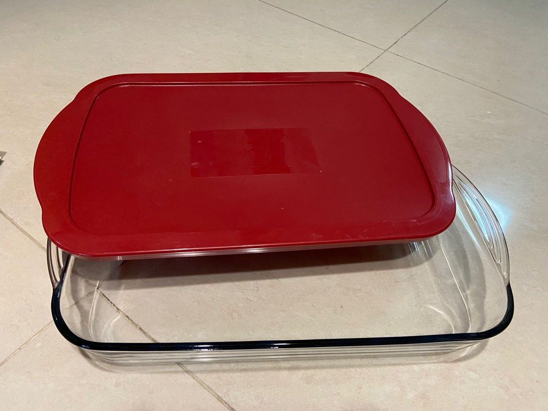 Masterchef Rectangular Dish with Plastic Lid (Category: Bakeware) located in Singapore. Submitted by anyhseow (Listing ID 1254272921, Image 2). Description: .