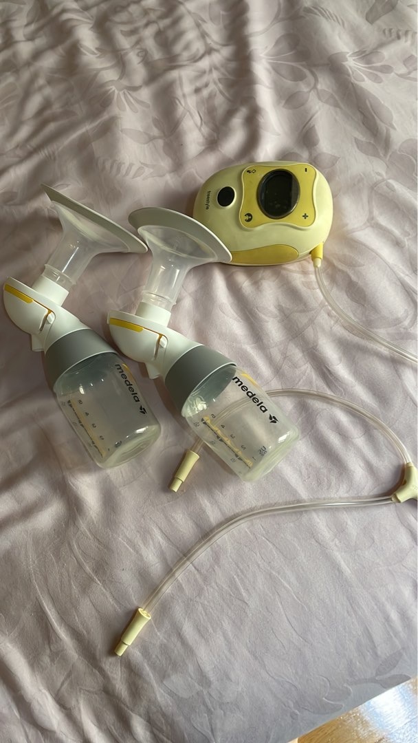 Medela Freestyle Breast Pump with flex connectors, Babies & Kids