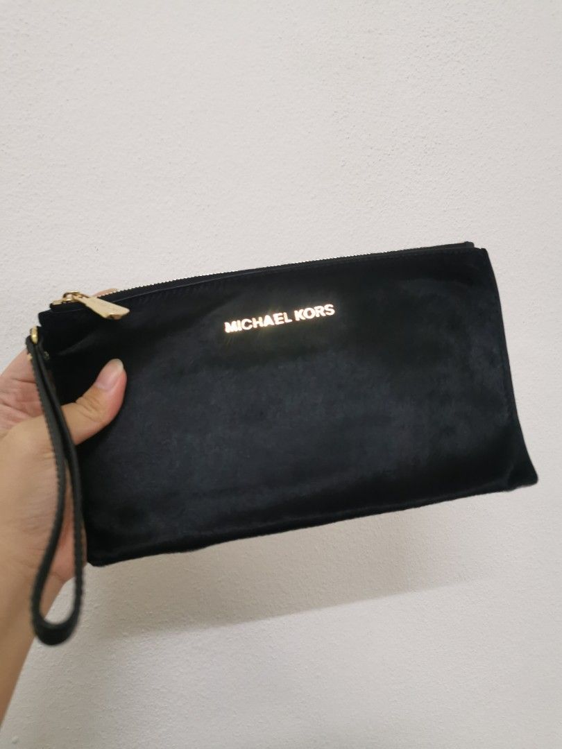 Michael kors black wristlet sale