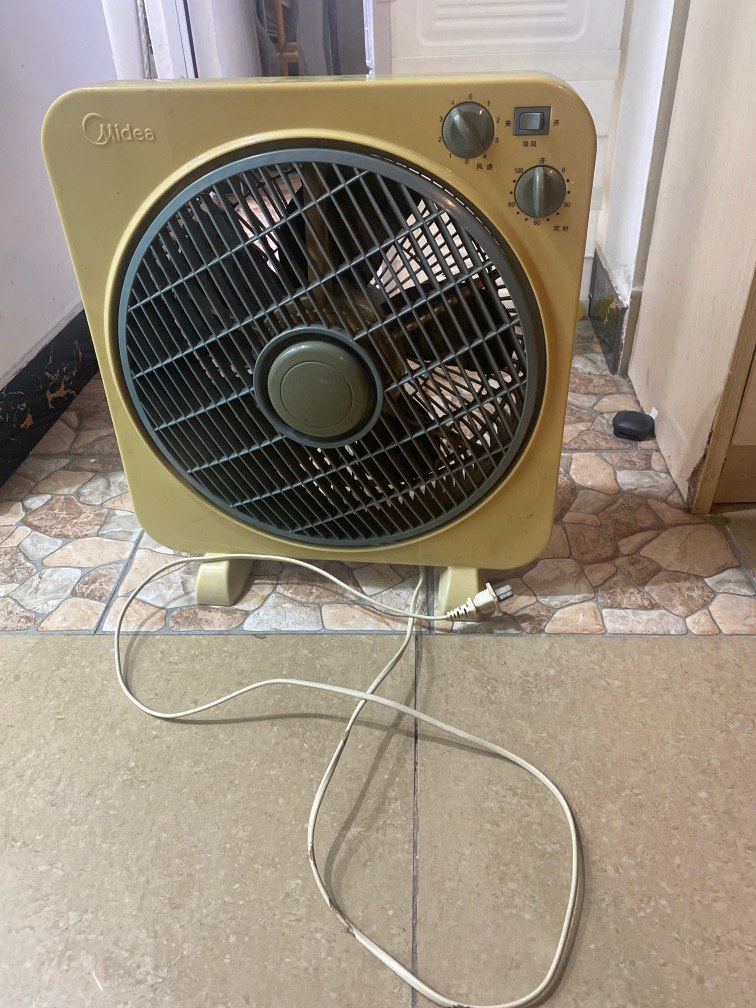 Midea Fan 風扇, 傢俬＆家居, 燈飾及風扇, 風扇 - Carousell