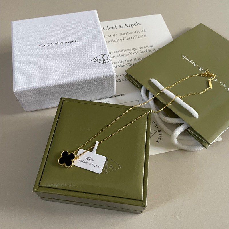 NECKLACE VAN CLEEF ARPELS VCA VINTAGE ALHAMBRA VC CLOVER DAUN FLOWER  PEARL PLATED GOLD EMAS S925 SILVER GELANG BRACELET KALUNG CUFF BANGLE  DRAKOR