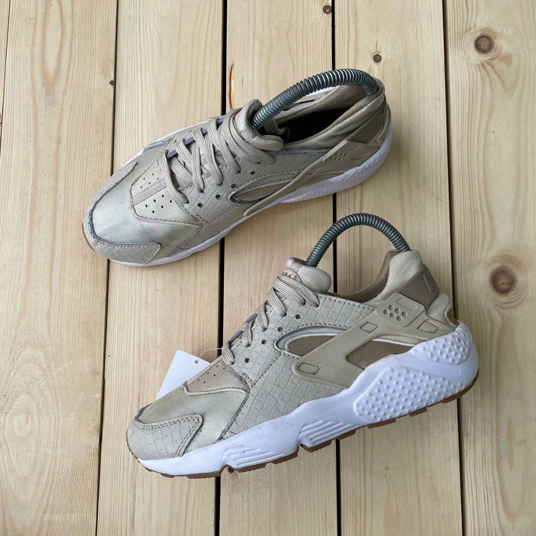 Nike Air Huarache 4.5UK RM6O Women s Fashion Footwear