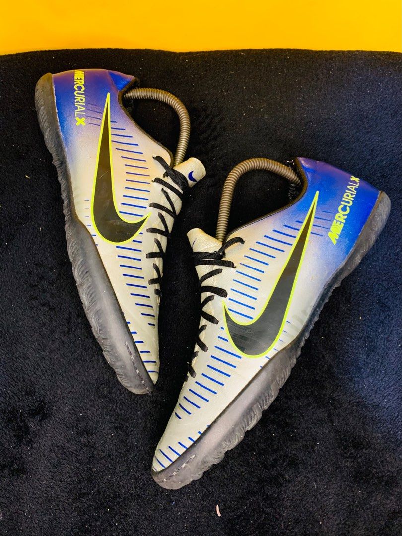 Neymar shoe size 8 hot sale