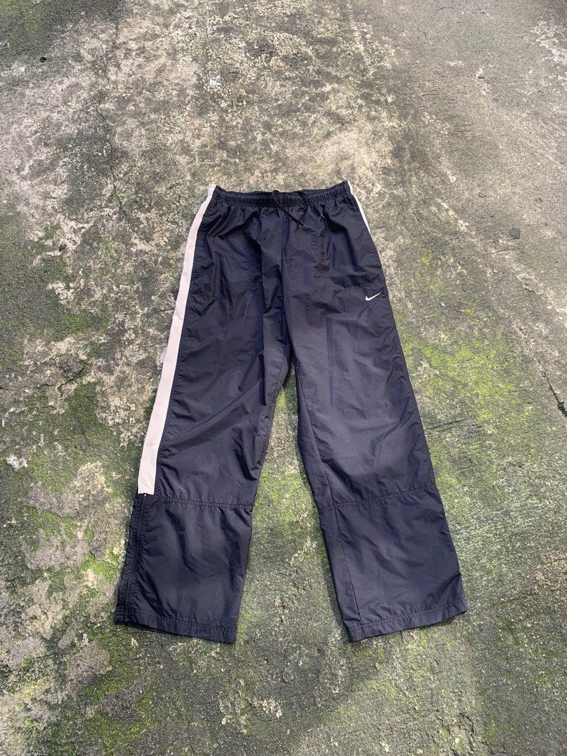 NIKE NYLON PANTS, Men's Fashion, Bottoms, Joggers on Carousell