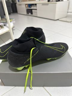Nike Phantom boots