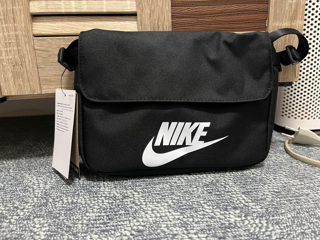 Nike Sling/Cross Body Bag, Men's Fashion, Bags, Sling Bags on Carousell