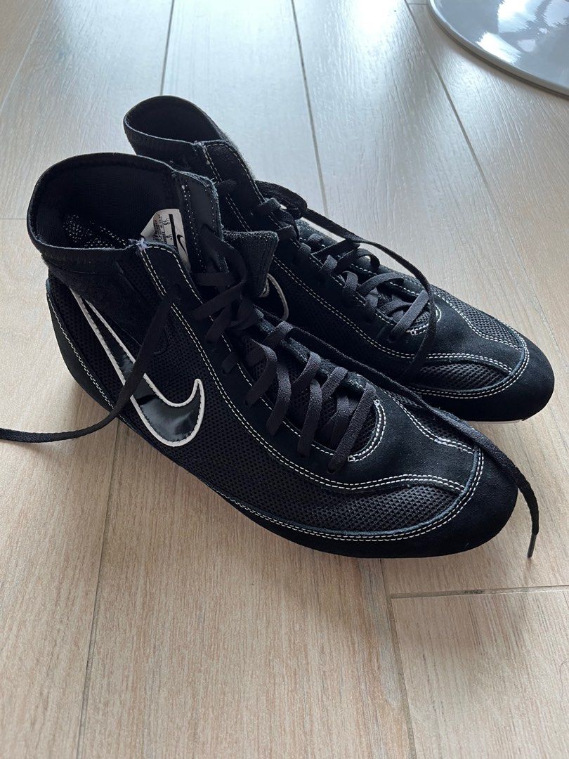 Nike speedsweep boxing top