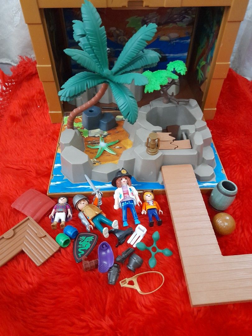 Playmobil Pirate Raft With Treasure Chest Pirate Raft 6682