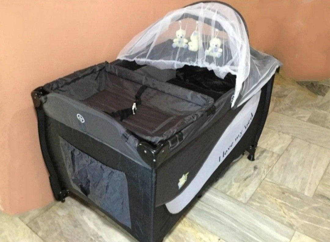 Preloved Crib with Playpen and built in Mosquito net, Babies & Kids