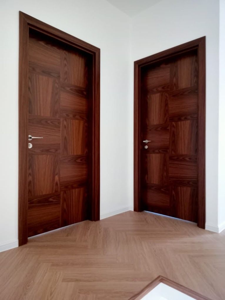 Solid Timber Wooden Door (Laminates, Veneer, Spray Paint), Furniture