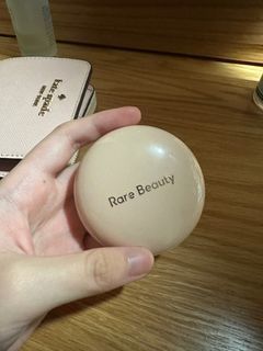 Rare beauty Positive Light Silky Touch Highlighter