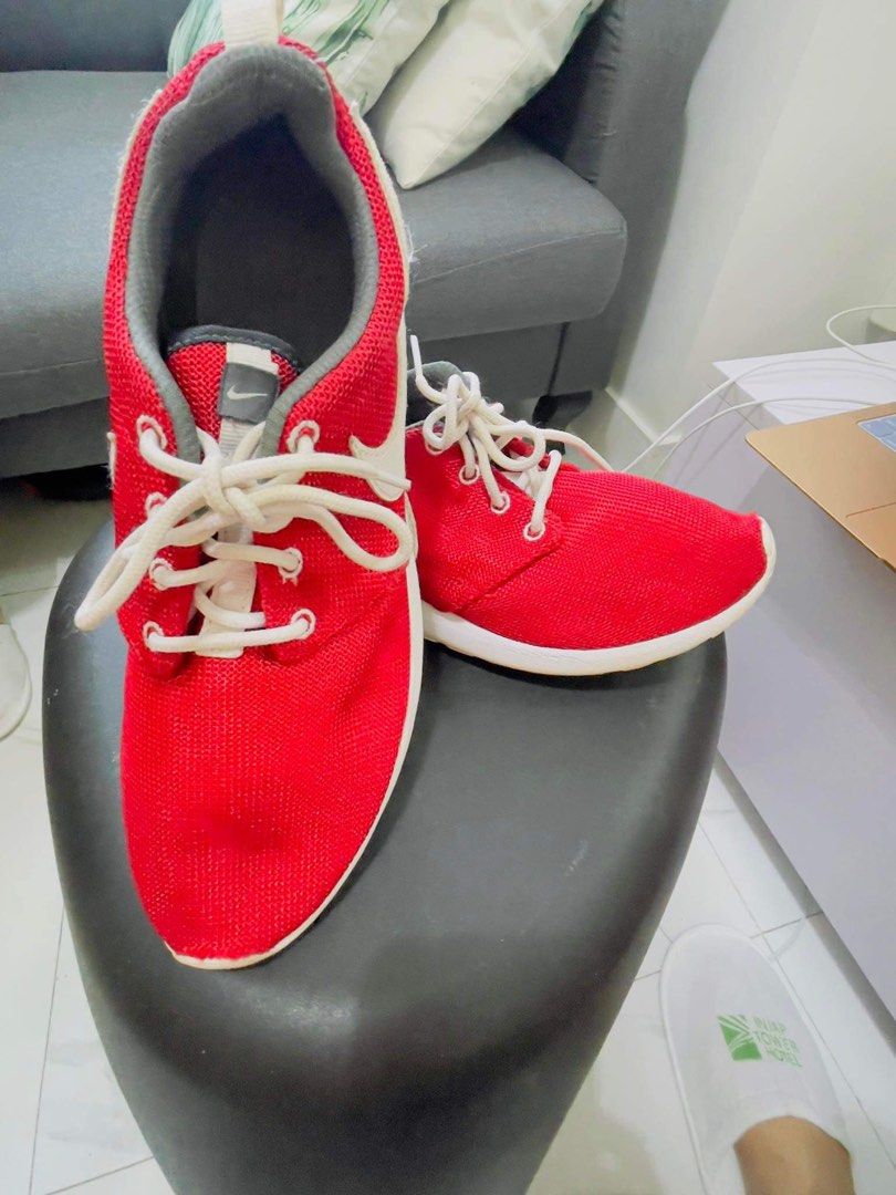 Youth nike roshe best sale