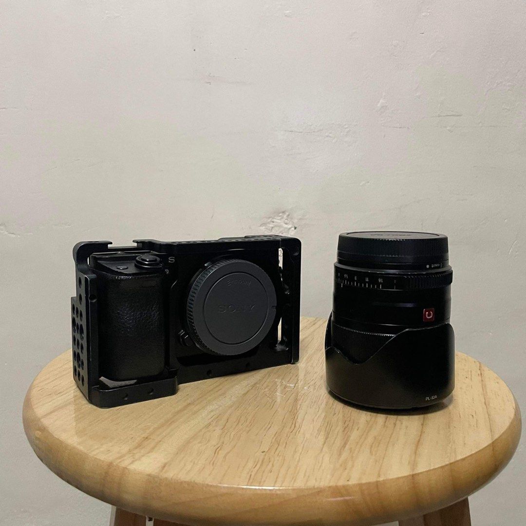 SONY A6300 + VILTROX 33MM (Category: Cameras) located in Quezon City. Submitted by jerome2929 (Listing ID 1254388533, Image 1). Description: FS: Sony A6300 + Viltrox 33mm 1.4 AFShuttercount: 18,xxxPrice: 35,000 Inclusions: - Sony A6300 body (18,xxx SC) - Viltrox 33mm 1.4 AF working - 4 Battery - Charger - Sony mall bag - Sony strap - Cage No issue, may parang residue lang sa tempered sa screen pero pwede palitan ng tempered or tanggalin nalang Lo