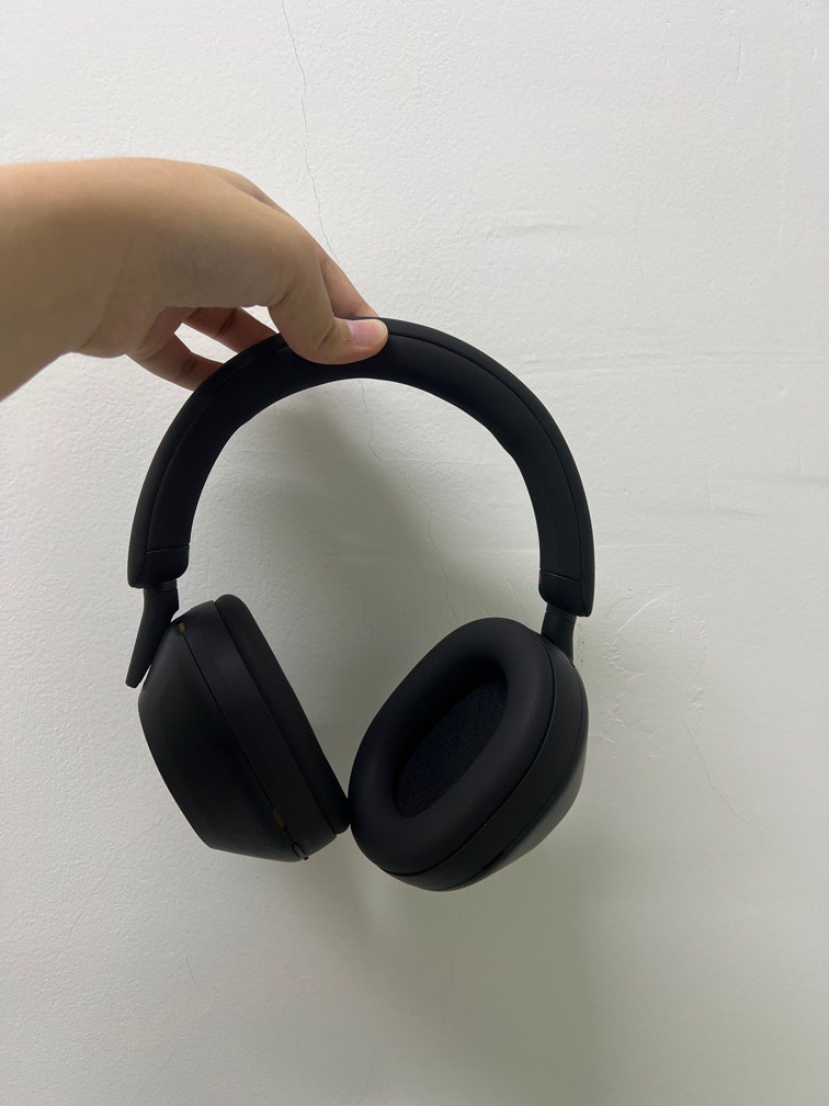 Sony XM5 headphone, Audio, Headphones & Headsets on Carousell