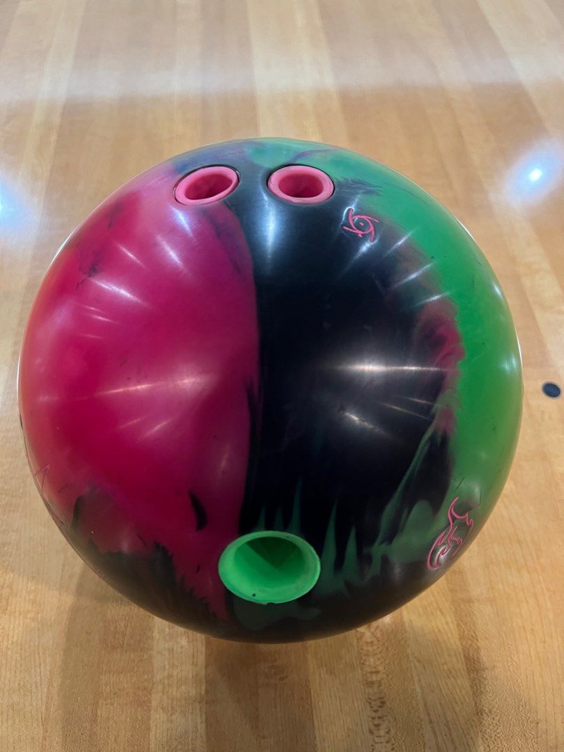 Storm Nova Bowling Ball 14lbs, Sports Equipment, Sports & Games