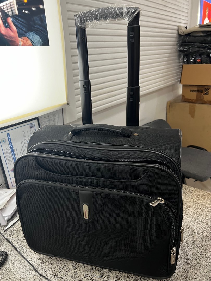 16" Rolling Laptop Case Targus trolley bag TBR00901, Men's Fashion