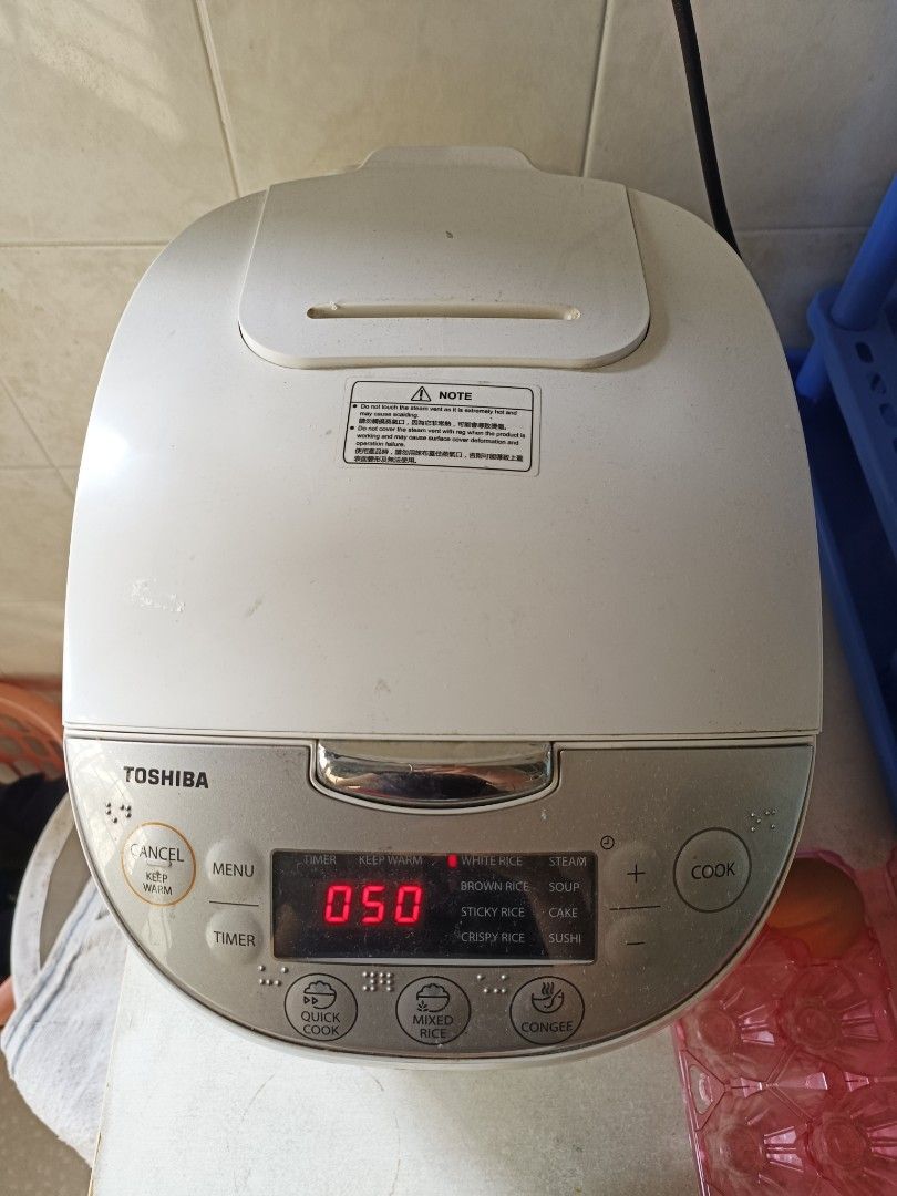 Toshiba rice cooker, TV & Home Appliances, Kitchen Appliances, Cookers on Carousell
