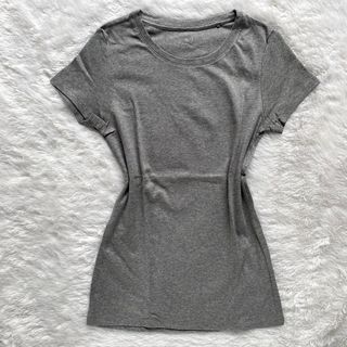 Uniqlo supima women tshirt | press body | kaos adem | atasan wanita | baju cewek