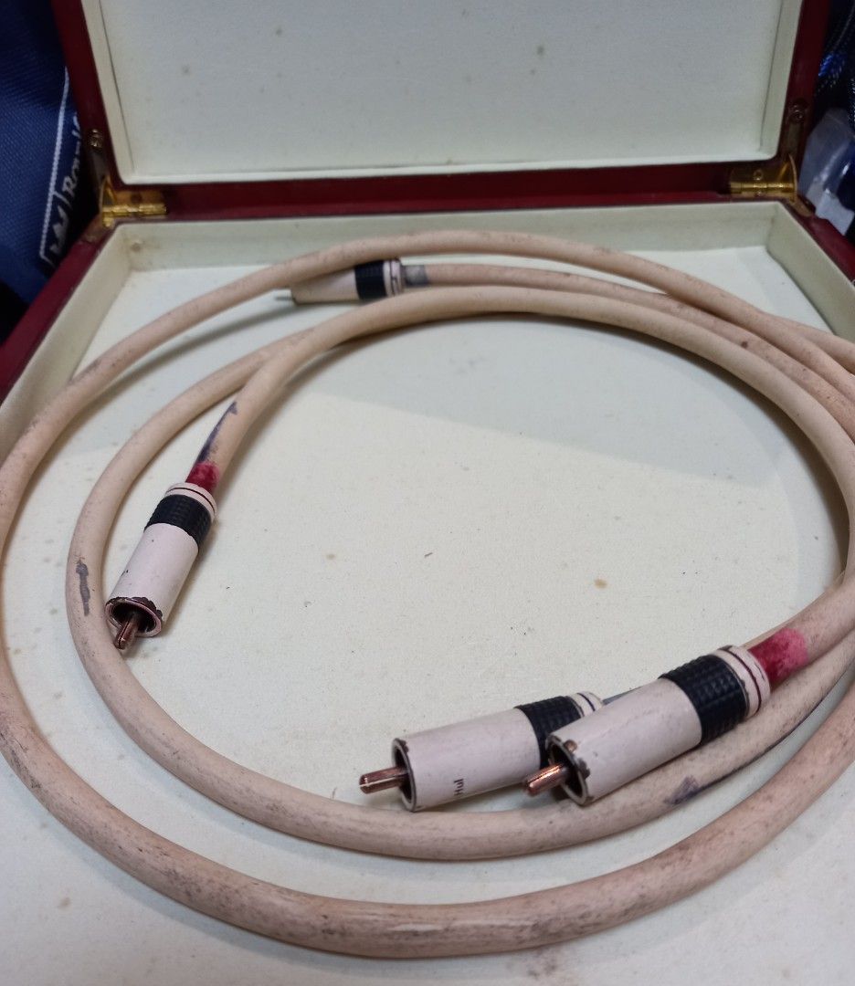 Câble Phono RCA Van Den Hul - 1,5 Mètre - Fabriqué Au Royaume-Uni
