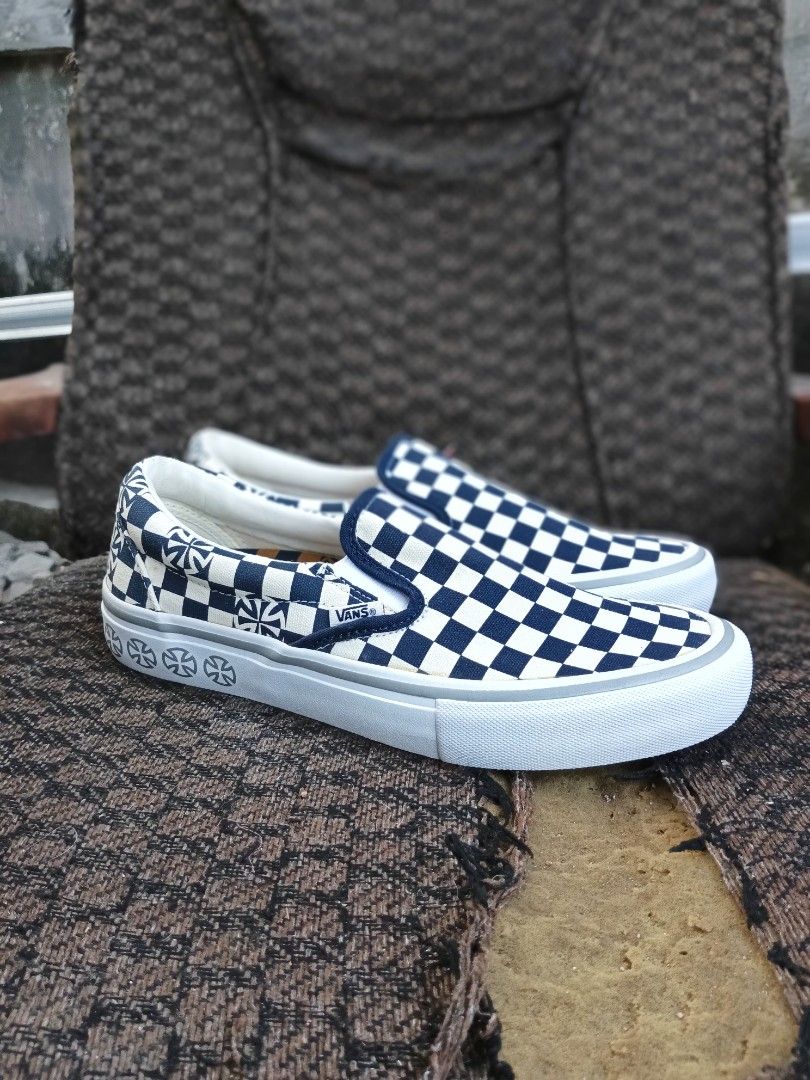 Independent slip on vans hotsell