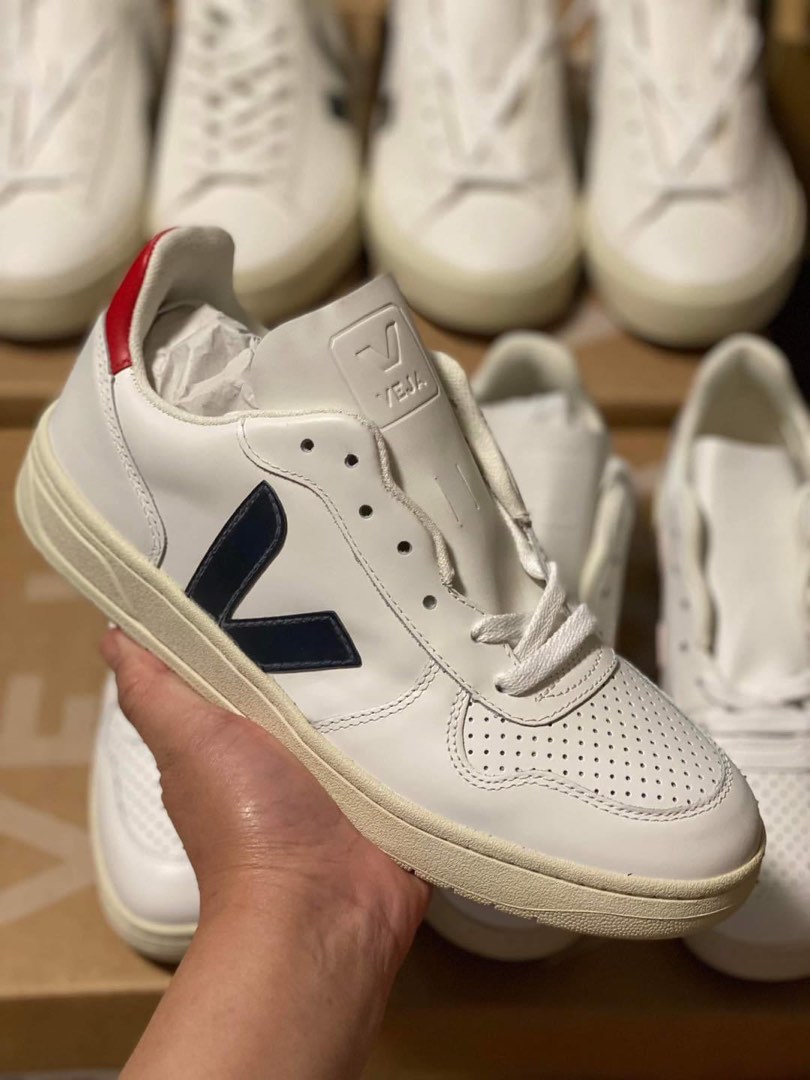 veja v10 sneakers womens