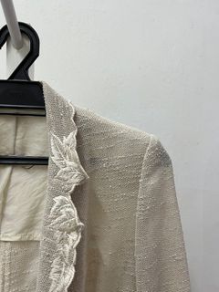(Category: ) located in . Submitted by wardrobemeletop (Listing ID 1254397388, Image 1). Description: .