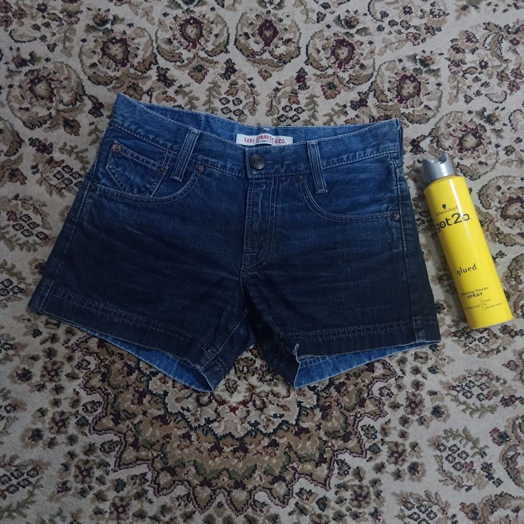 Levi s Short Two Tone Women s Fashion Bottoms Shorts on Carousell