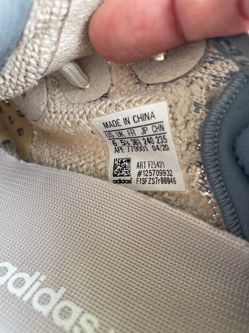Size tag on online yeezy boost 350