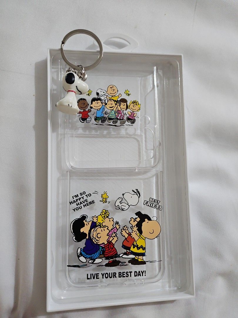 Z FLIP 3 ORIGINAL SNOOPY CASING (Category: Cases & Sleeves) located in Valenzuela. Submitted by mluck (Listing ID 1254316025, Image 1). Description: .