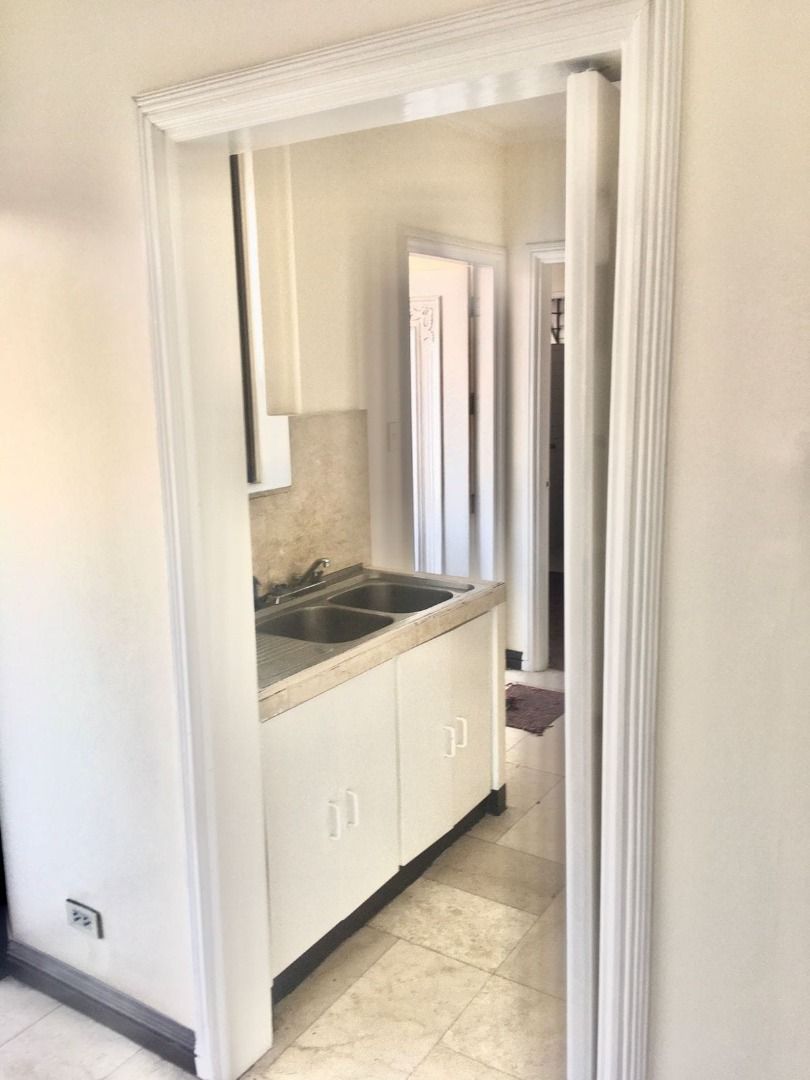 3BR Penthouse with Balcony & Parking FOR LEASE at Dian Street Palanan