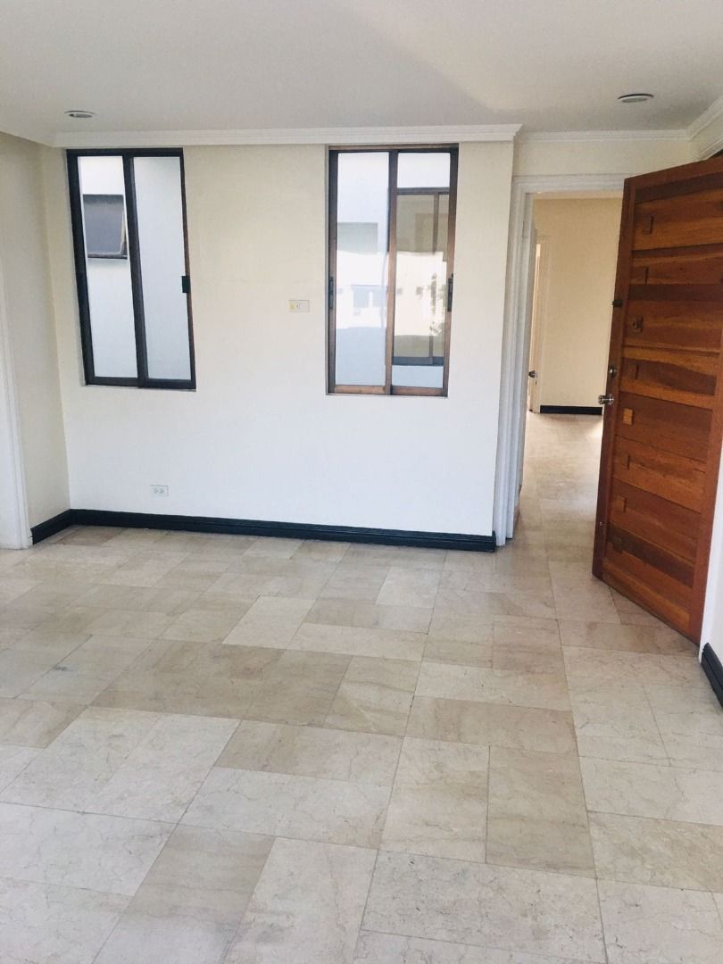 3BR Penthouse with Balcony & Parking FOR LEASE at Dian Street Palanan