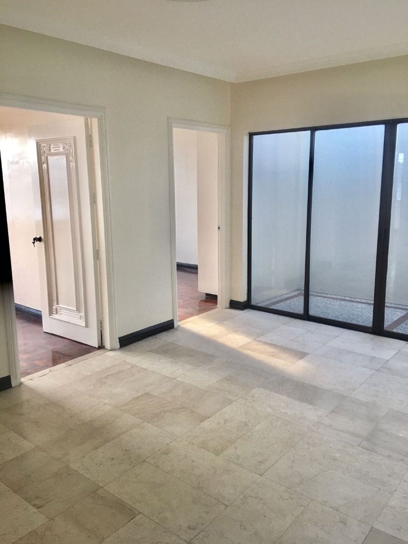 3BR Penthouse with Balcony & Parking FOR LEASE at Dian Street Palanan